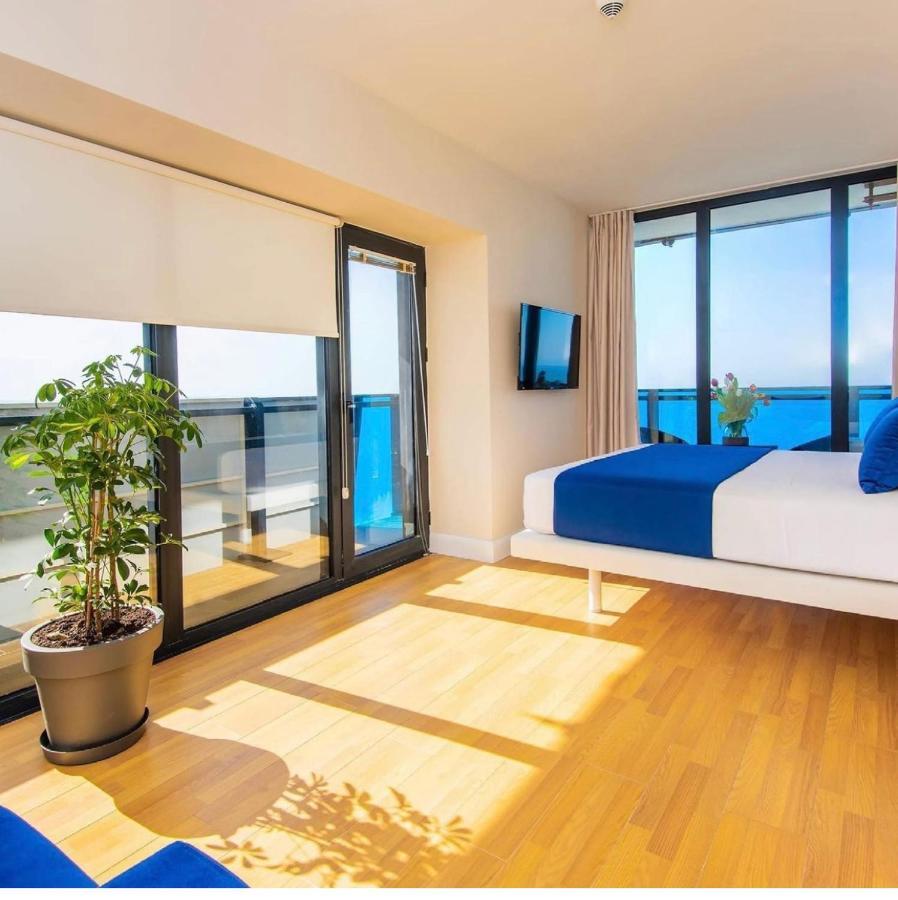 Orbi City Suite Batoumi Extérieur photo
